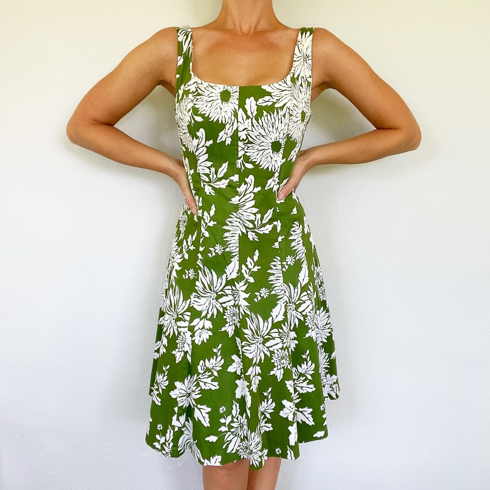 Jones Studio green floral sleeveless fit and flare dress size 8